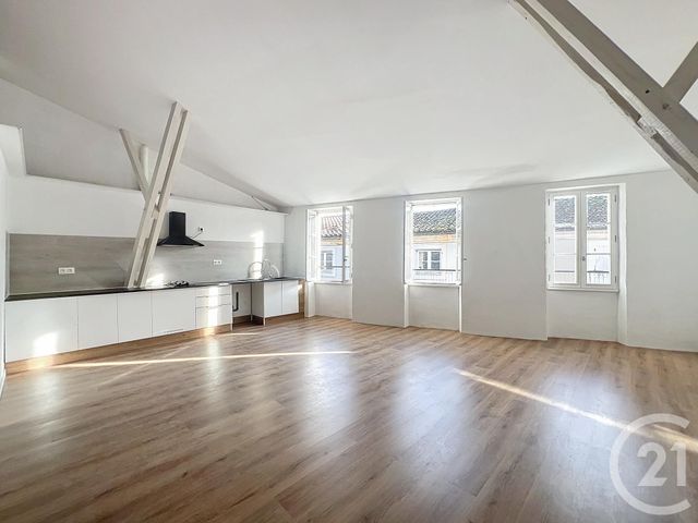 Appartement T2 à louer - 2 pièces - 78.56 m2 - STE LIVRADE SUR LOT - 47 - AQUITAINE - Century 21 Bastien Gonzalez