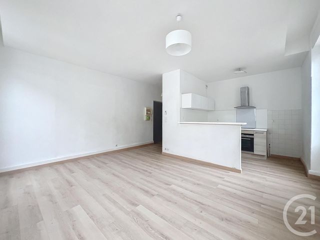 Appartement T3 à louer - 3 pièces - 60.19 m2 - VILLENEUVE SUR LOT - 47 - AQUITAINE - Century 21 Bastien Gonzalez